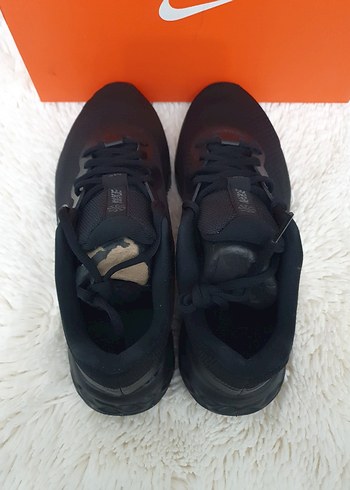nike revolution - Görsel 4