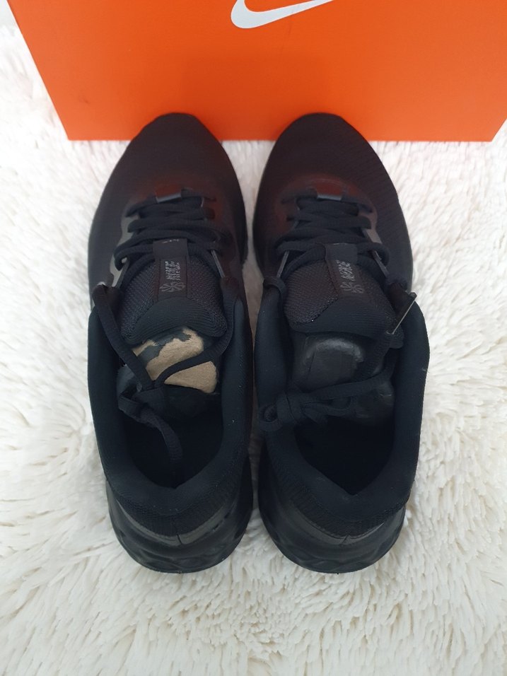 nike revolution - Görsel 4