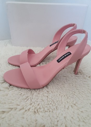 38 Beden Nine West Pembe Blok Topuklu Kadın Terlik