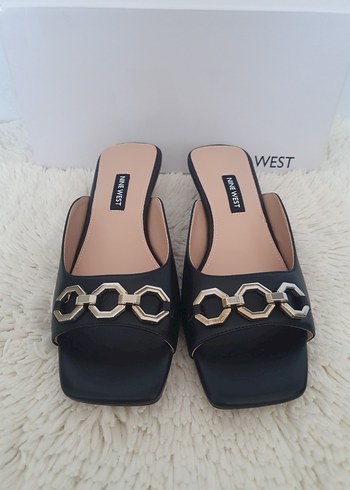 Nine West Nine West Siyah Yılan Desenli Tokalı Terlik