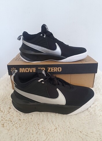 Nike Team Hustle 