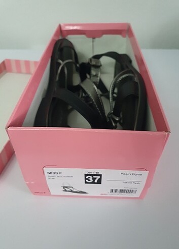 37 Beden siyah Renk Sandalet