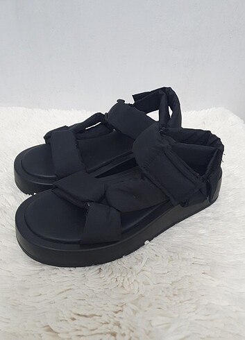 37 Beden İnci Sandalet