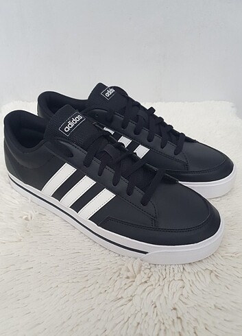 Adidas Sneaker