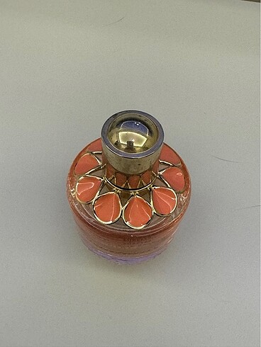  Beden Elie Saab parfüm şişesi