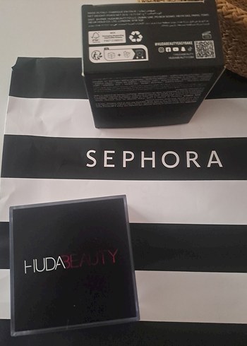 Huda Beauty Pudra - Görsel 2