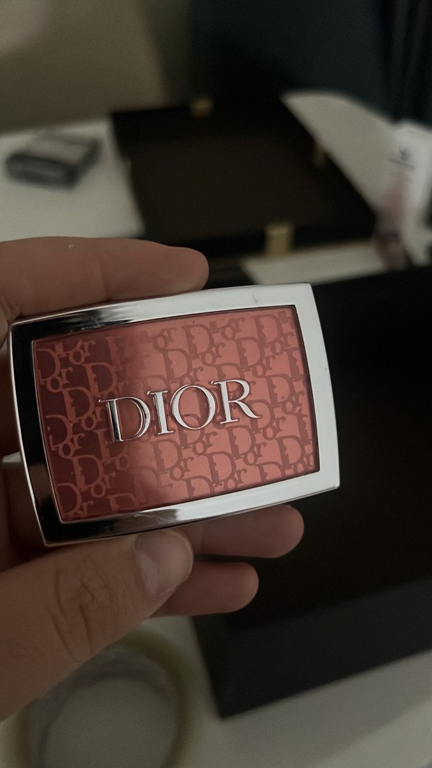 Dior Rosy Glow Parlak Kırmızı Allık - Görsel 4