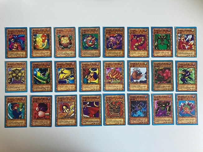  68 yugioh 2 pokemon olmak üzere toplam koleksiyon 70 kart
