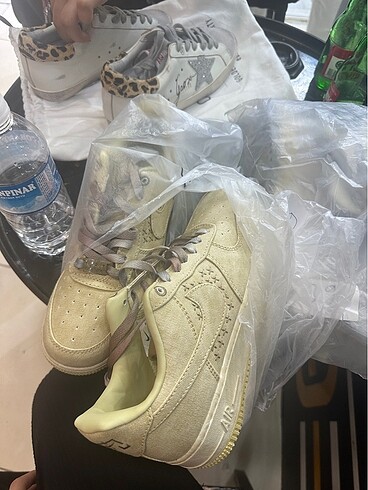 Nike bej