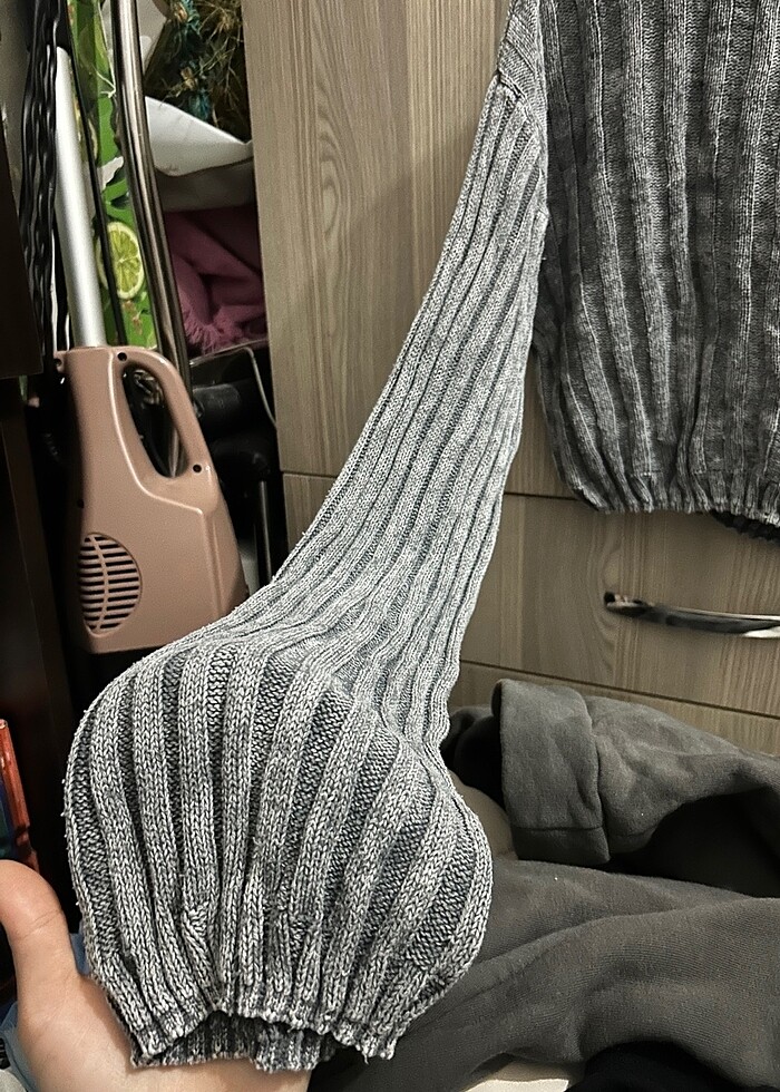 Kolları uzun bluz - Görsel 3