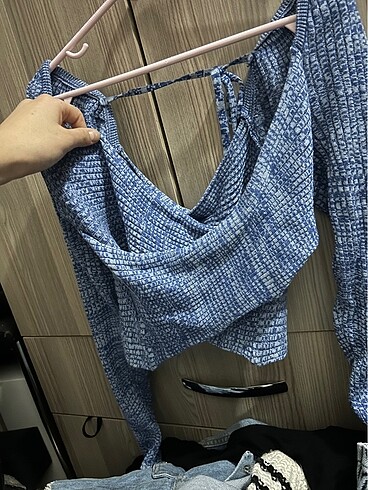 Arkasında ip detaylı bluz - Görsel 2
