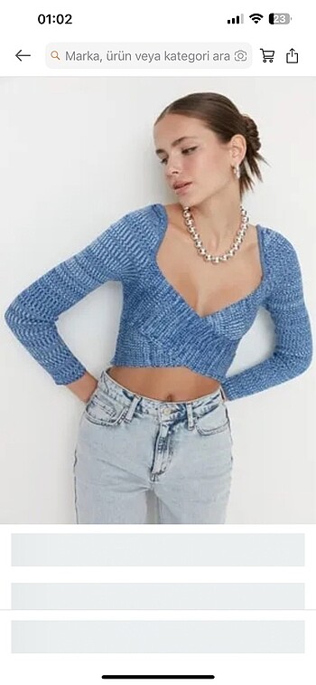 Arkasında ip detaylı bluz - Görsel 3