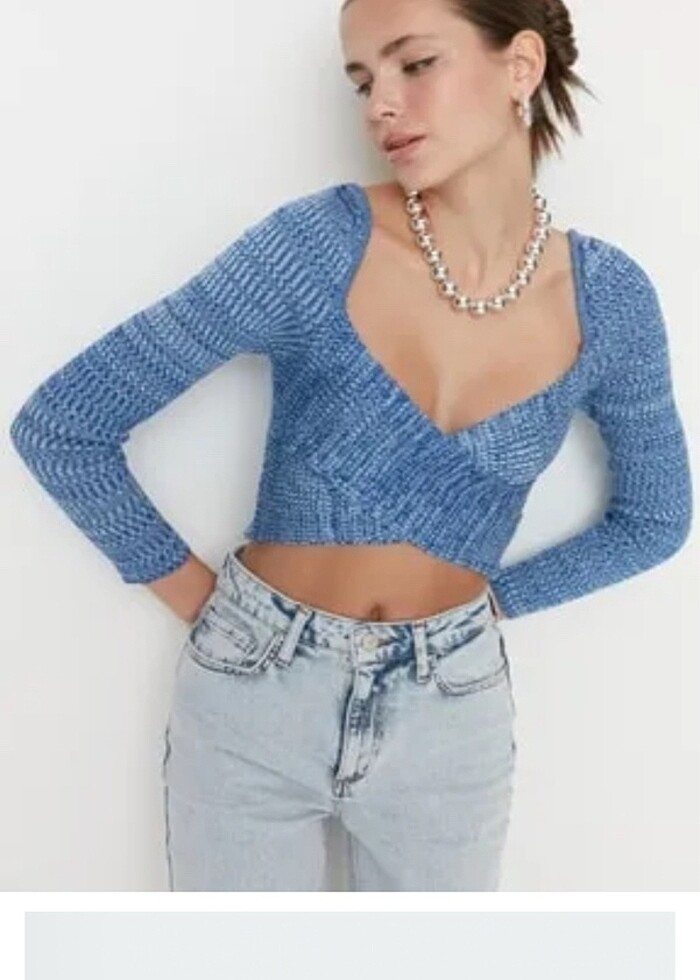 Arkasında ip detaylı bluz - Görsel 3