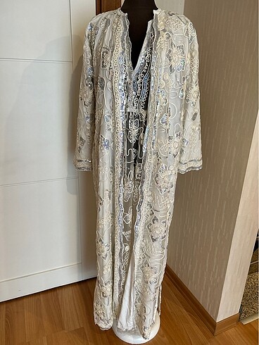 Akira Eski kaftan? gelinlik