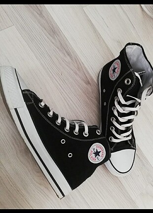 Siyah convers