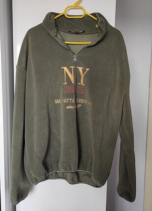 Polar Sweatshirt