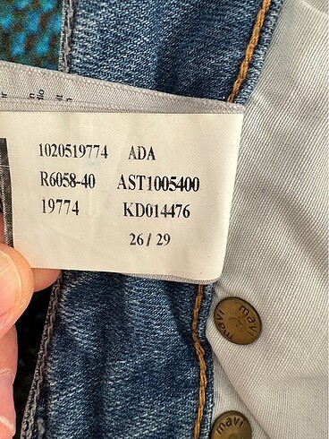 26 Beden mavi Renk MAVİ KOT PANTOLON