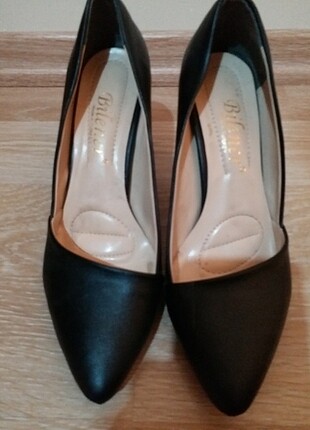Siyah stiletto