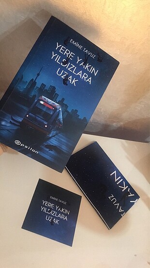  Beden Renk YERE YAKIN YILDIZLARA UZAK KİTABI