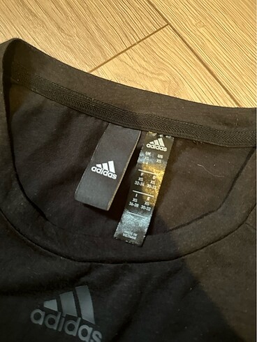 xs Beden siyah Renk Adidas tşört