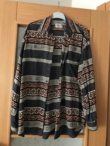 Bluz kollu yakalı