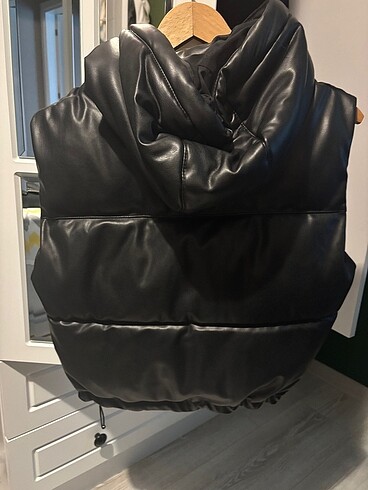 Şişme yelek pull and bear - Görsel 2