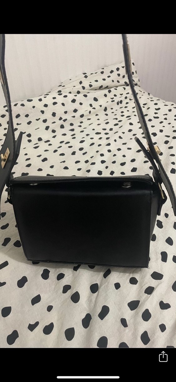 Tokalı Siyah Deri Kadın Omuz Çantası - Görsel 2