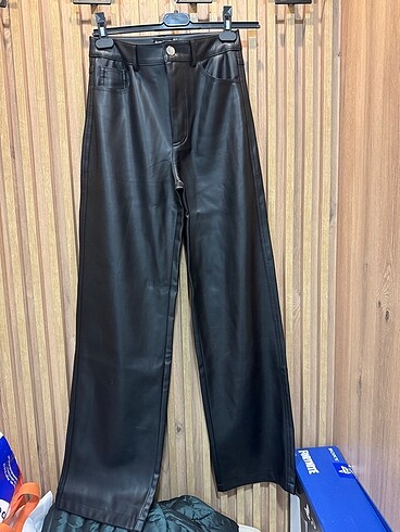 Stradivarius mat deri pantalon