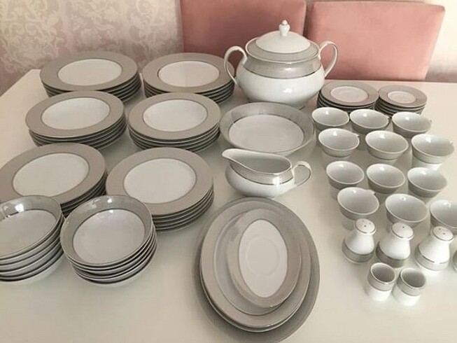 Karaca Karaca 12 kişilik yemek takımı sıfır hiç kullanılmadı