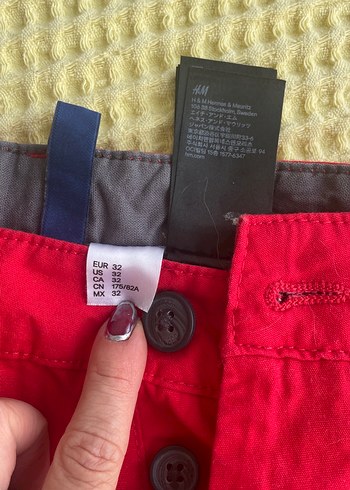 H&M Düğmeli Kırmızı Erkek Midi Şort