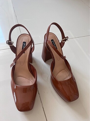 Stradivarius rugan platform topuklu ayakkabı