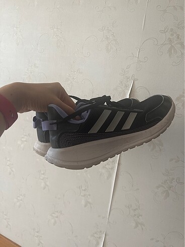 Adidas spor ayakkabı