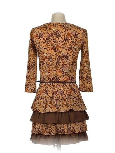 s Beden PreLoved Kısa Elbise %70 İndirimli.
