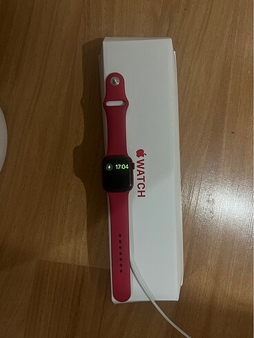 Apple Watch 7 41 mm kırmızı sport çocuk kulpu mevcut