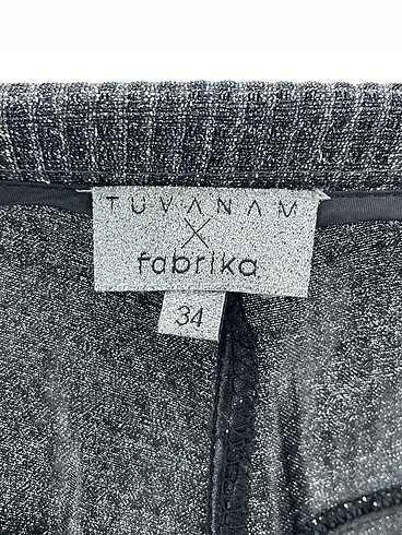 34 Beden çeşitli Renk Fabrika Düz Kesim %70 İndirimli.