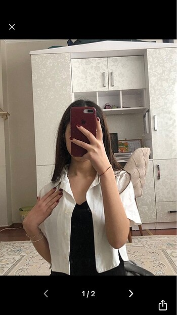 yanlari yirtmacli crop gomlek