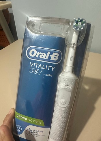 Oral-B Vitality D100 Şarjlı Beyaz Diş Fırçası - Görsel 5