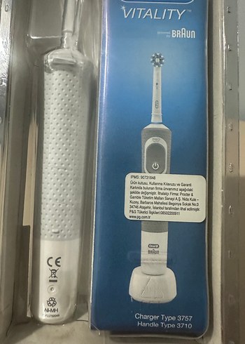 Oral-B Vitality D100 Şarjlı Beyaz Diş Fırçası - Görsel 6