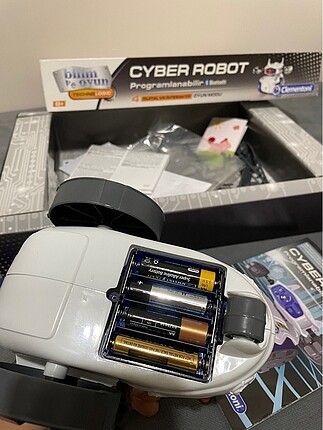  Beden Clementoni Cyber Robot kodlama öğrenmek için harika