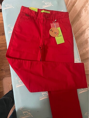9 10 yaş kırmızı pantolon
