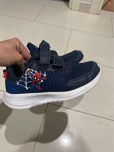 31 numara Adidas ayakkabı