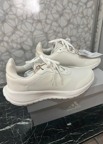 Adidas ürünü