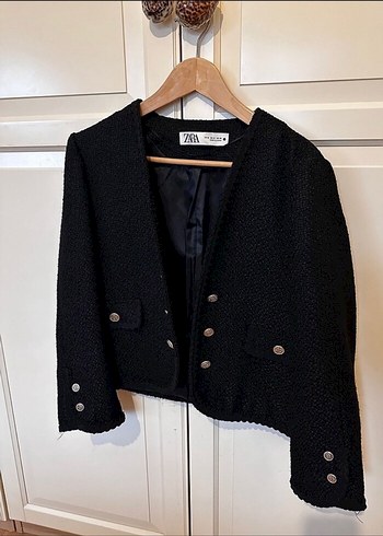Zara Siyah Düğmeli Kadın Midi tuvit ceket