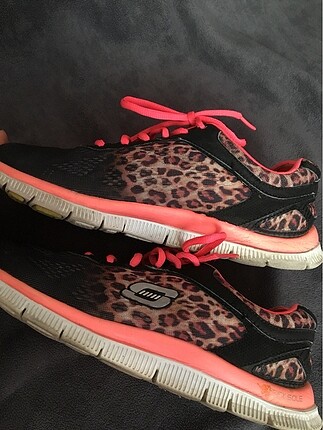 Skechers keoparlı spor ayakkabı