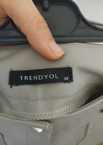 Kadın Bej Deri Kemerli Midi Kumaş Pantolon - Görsel 3