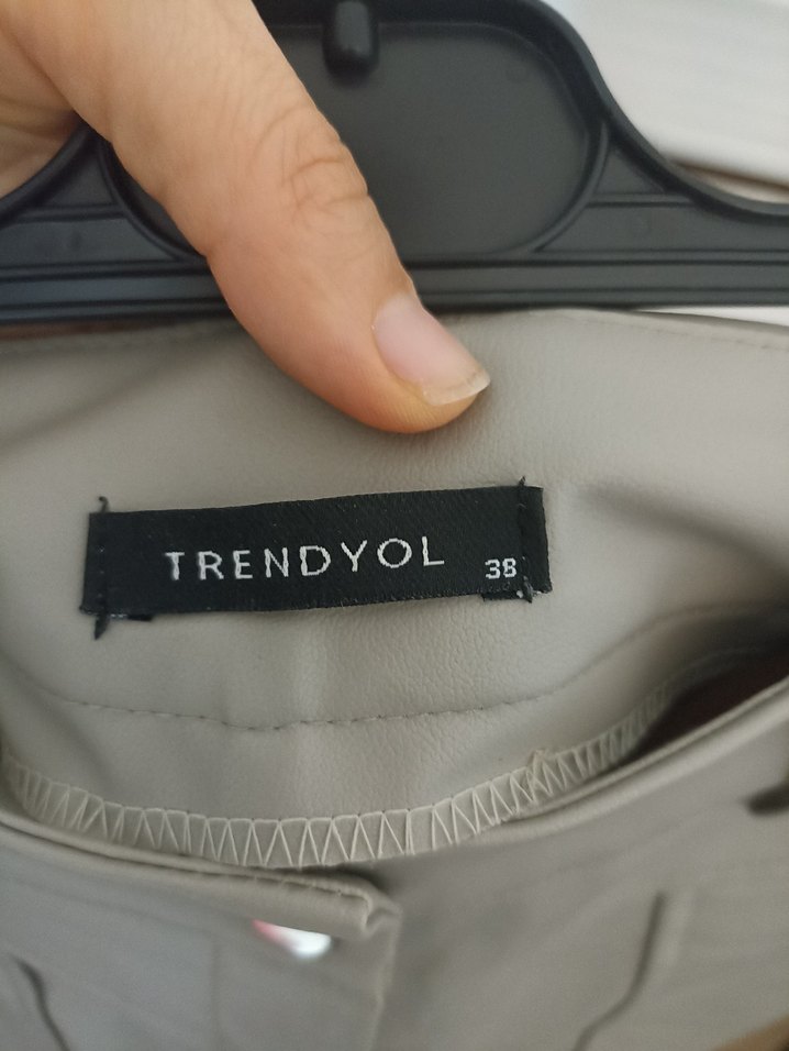 Kadın Bej Deri Kemerli Midi Kumaş Pantolon - Görsel 3