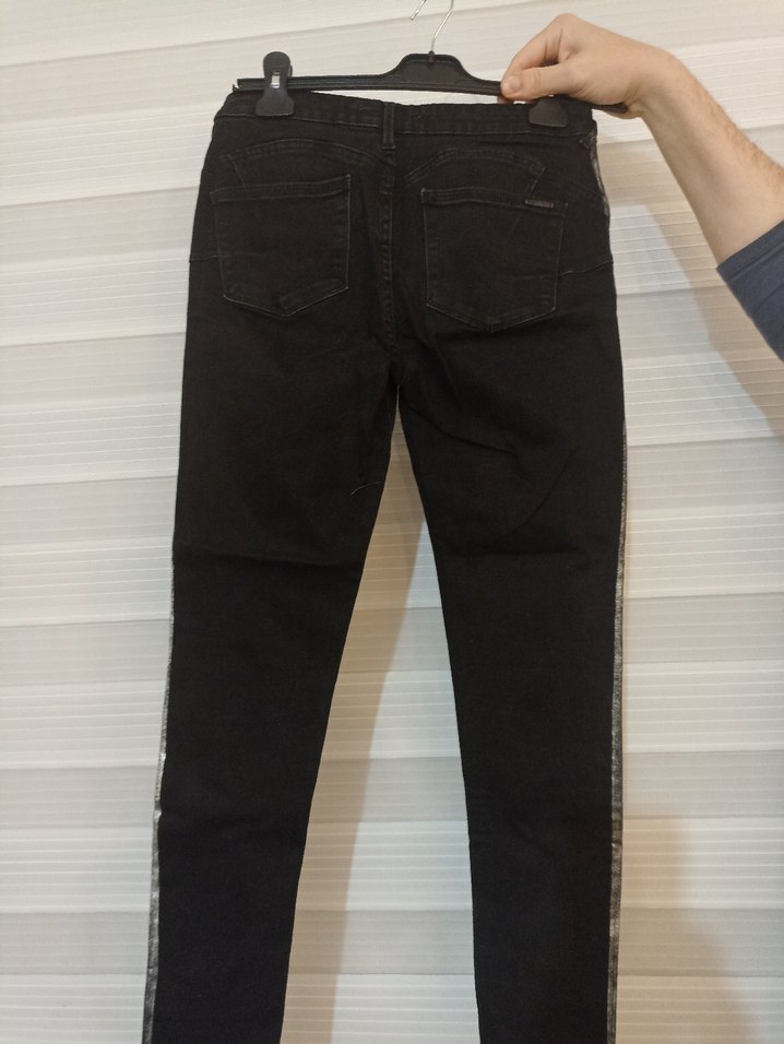 Siyah Bağcıklı Cep Detaylı Kadın Kot Pantolon - Görsel 3