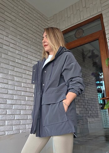 Gri Kadın Midi Boy Rahat Kesim Yağmurluk - Görsel 3