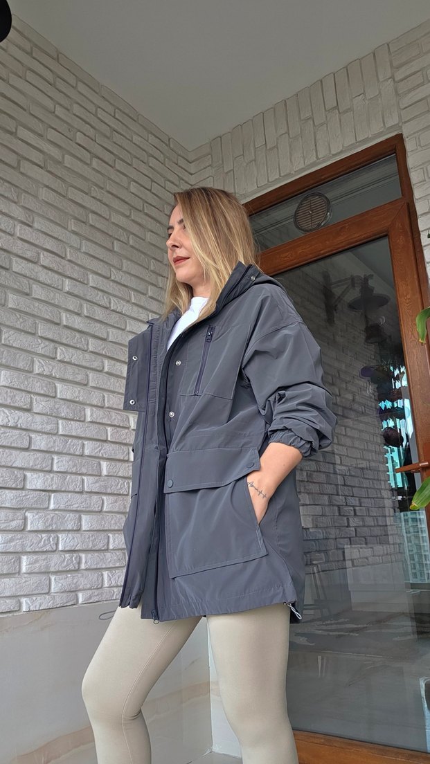 Gri Kadın Midi Boy Rahat Kesim Yağmurluk - Görsel 3