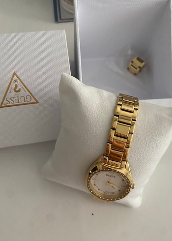 Guess Kadın Altın Renkli Modern Klasik Saat
